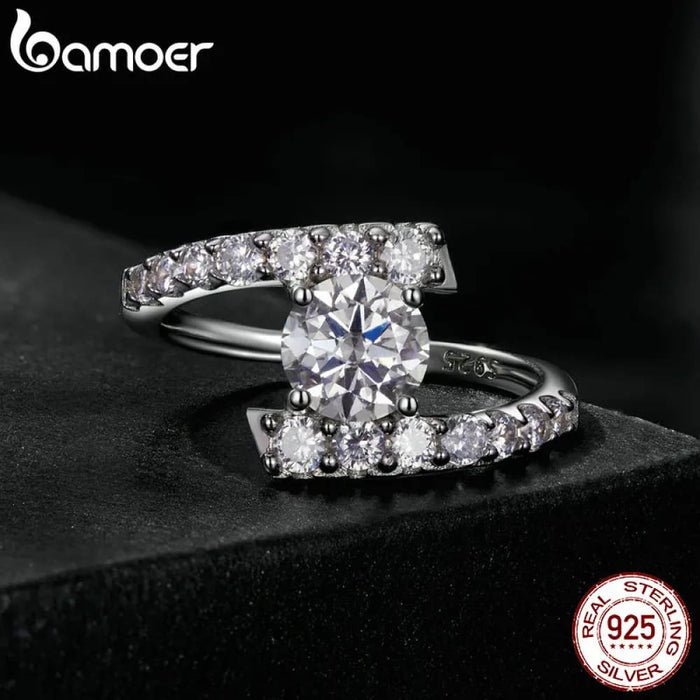 Womens D Colour Vvs1 Ex 1.0Ct Moissanite Ring Exquisite Lab Diamond Ring 925 Sterling Silver Engagement Wedding Jewellery