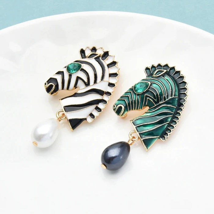 Pearl Zebra Brooch 2 Colour Horse Animal Head Pin