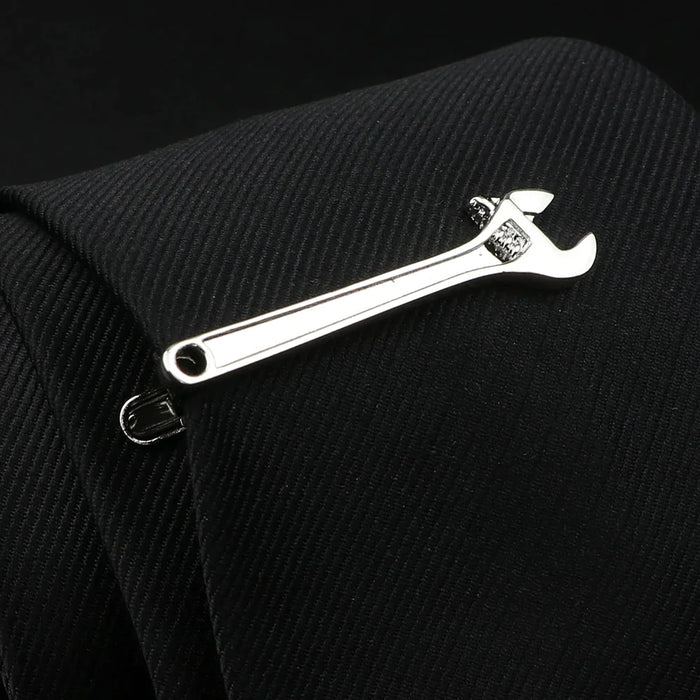 Mens Tie Clips 28 Designs Car Saxophone Glasses Feather Shape Wholesale Retail Arrow Clip