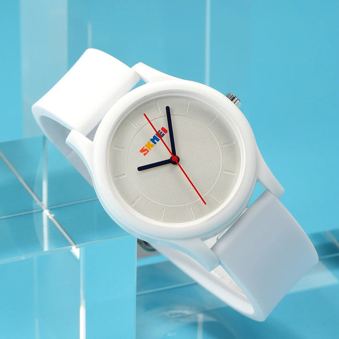 Kids Silicone Analog Display Quartz 5ATM 50M Water Resistant Wristwatch