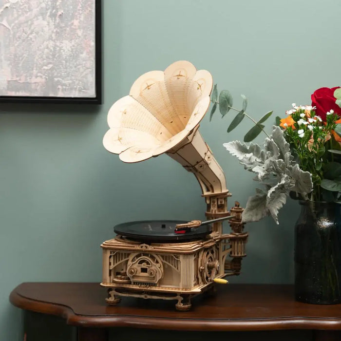 Hand Crank Classic Gramophone With Music 1:1 424pcs Wooden