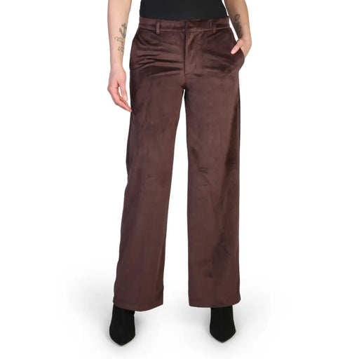 Levi’s A4674 Trousers For Women Brown