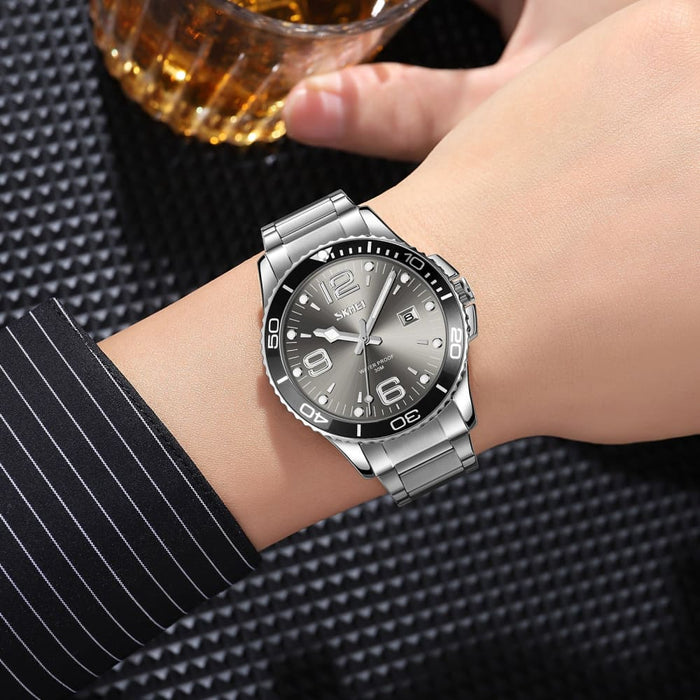 Classic Design Quartz Watch For Men Luxury Full Steel Sport