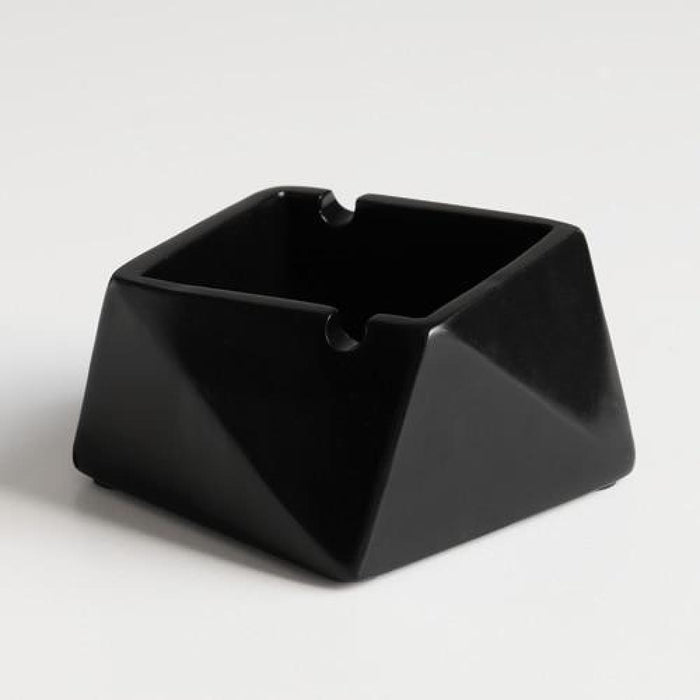 Resin Portable Ashtray With Lid For Office Hotel